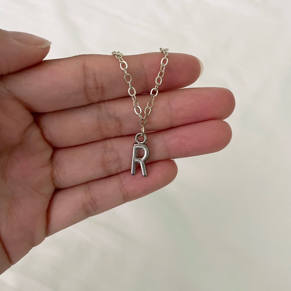 Beautiful R necklace